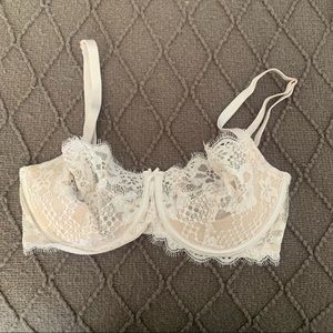 Victoria's Secret Lace Bra in Cream and White